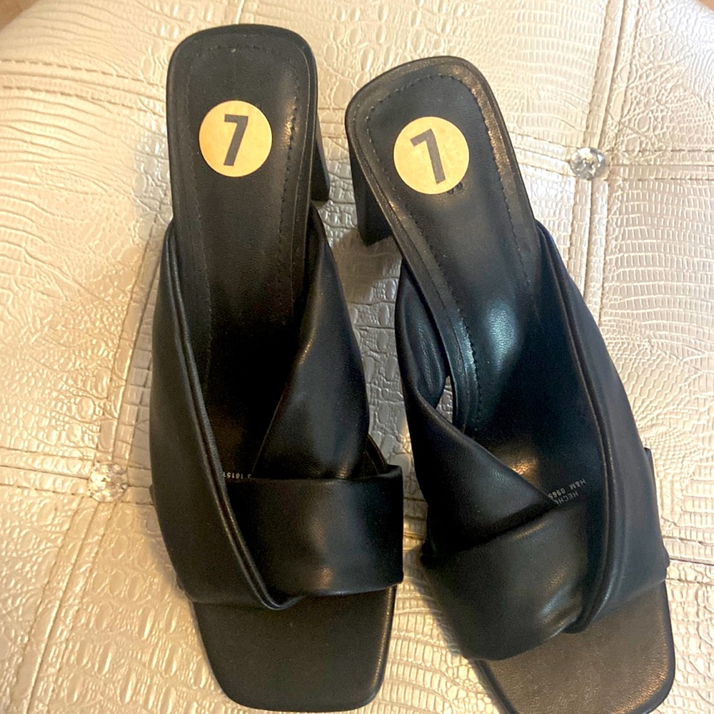 NWT so comfy and chic